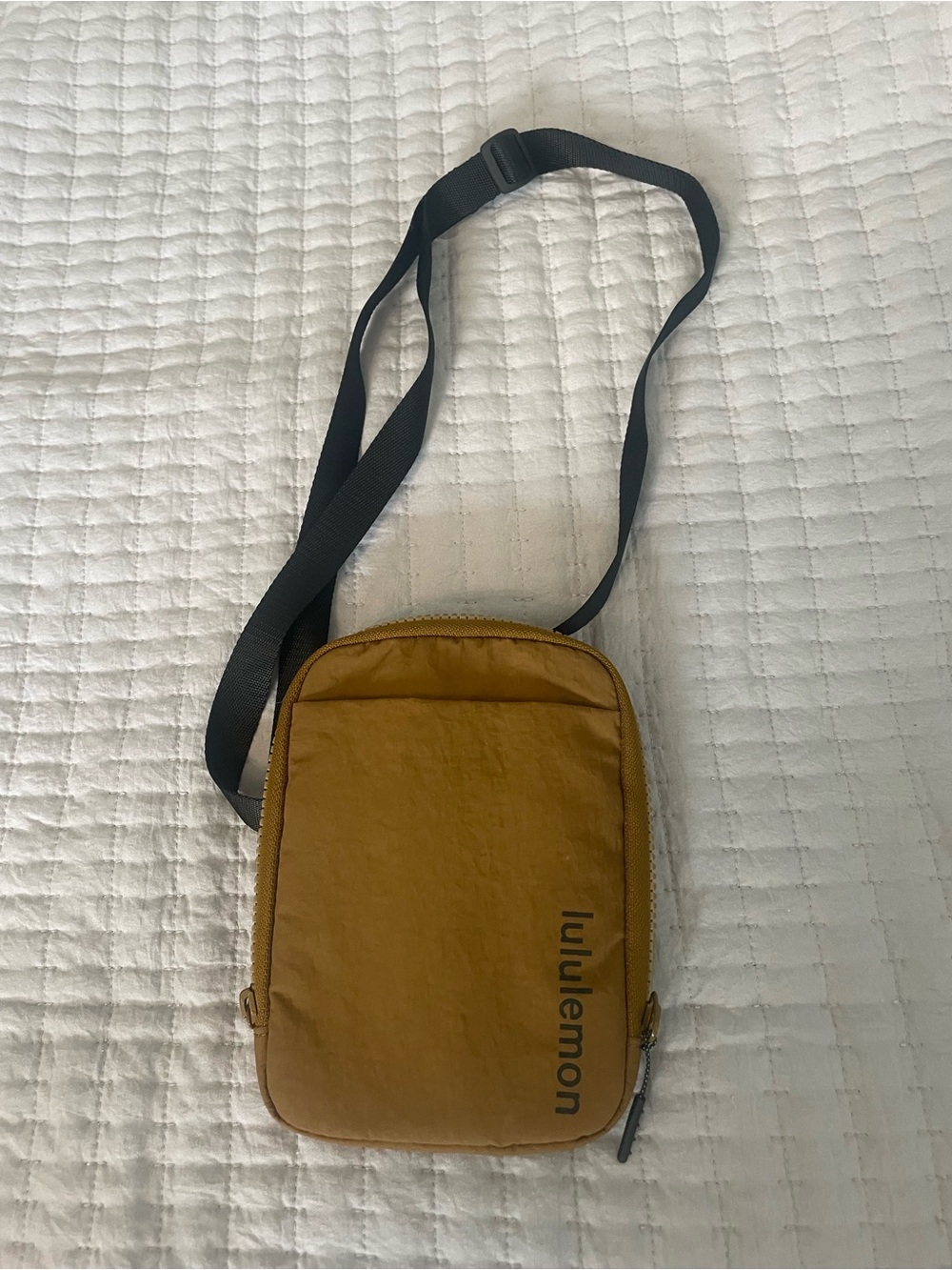 lululemon Everywhere Crossbody Bag 2L Tan Brown Water-Repellent Nylon OS